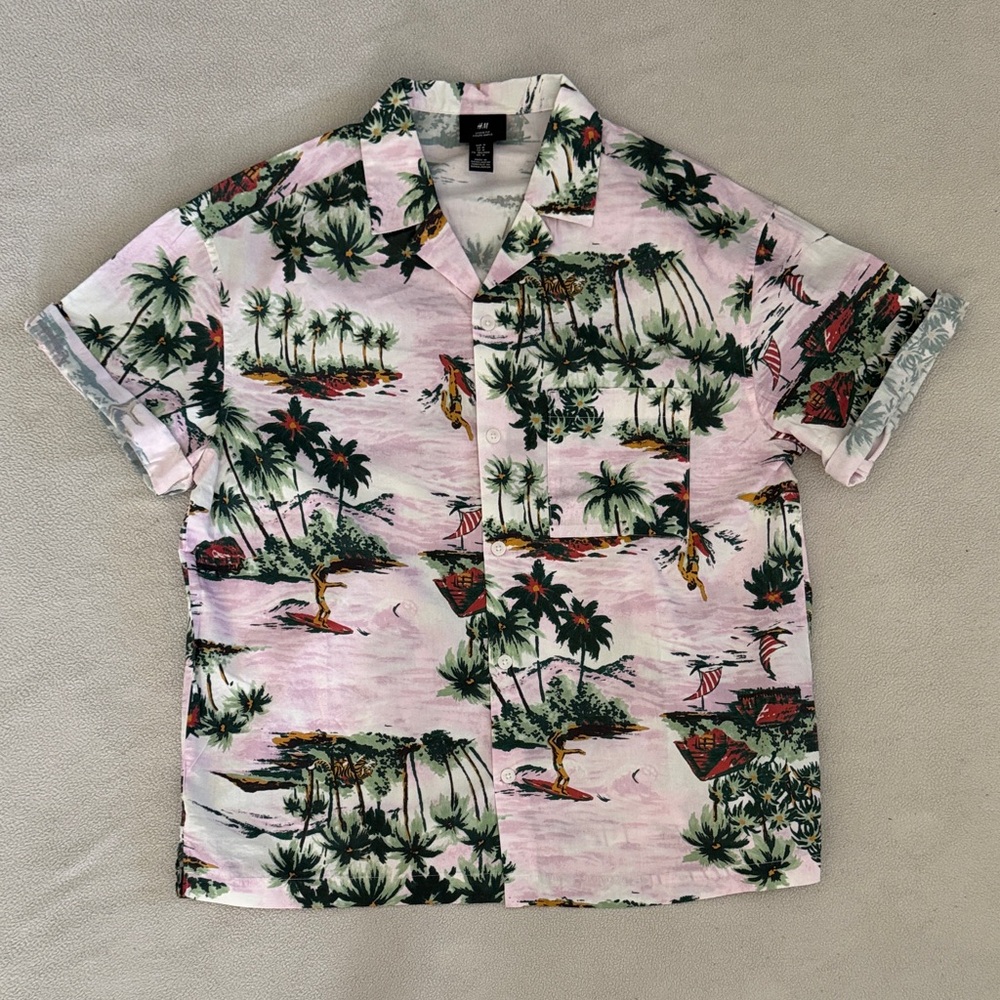 H&M Tropical Print Pink Hawaiian Button Up Short Sleeved Shirt Men's Size MD